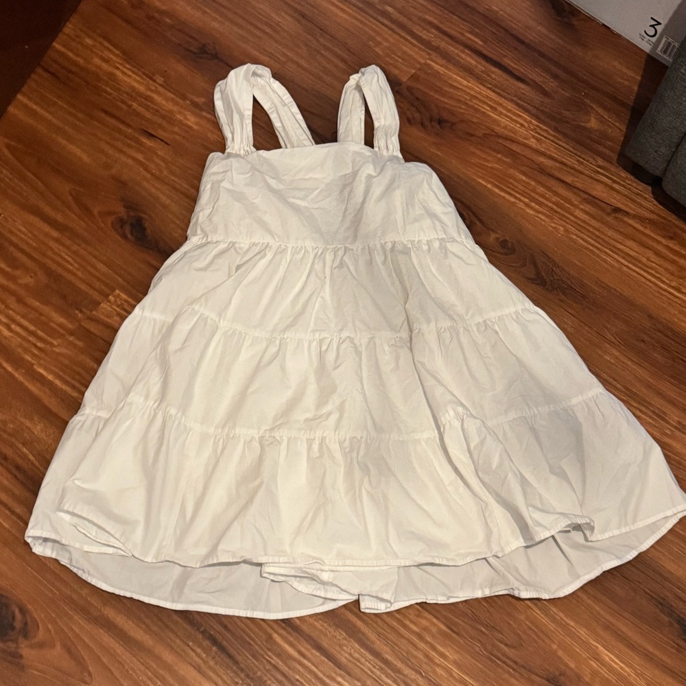 White summer dress🤍
